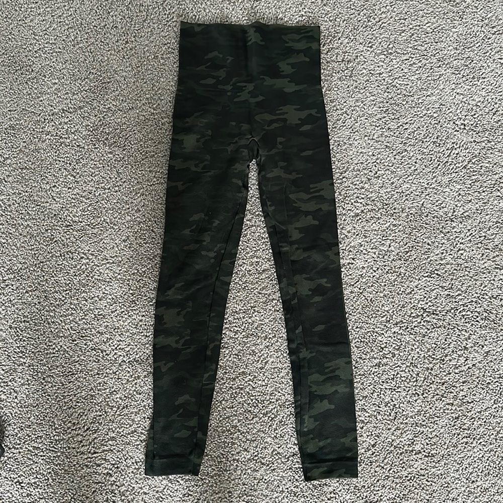 Spank camo leggings size S